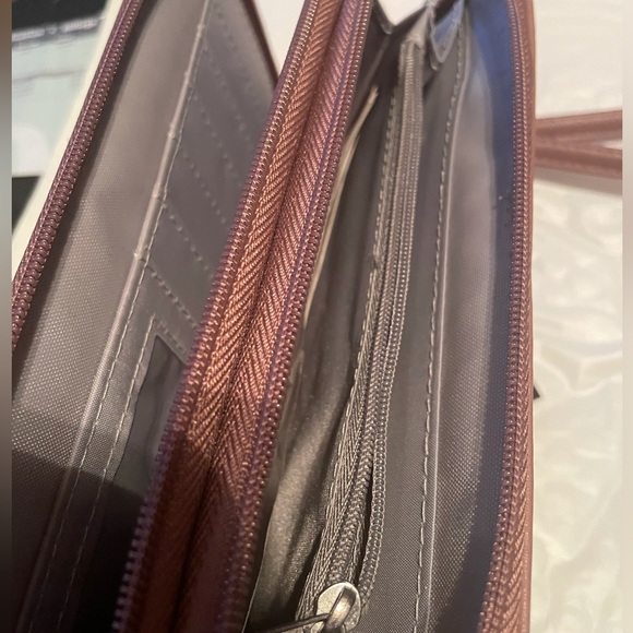 Nicole Miller Dori Wallet - Picture 5 of 8